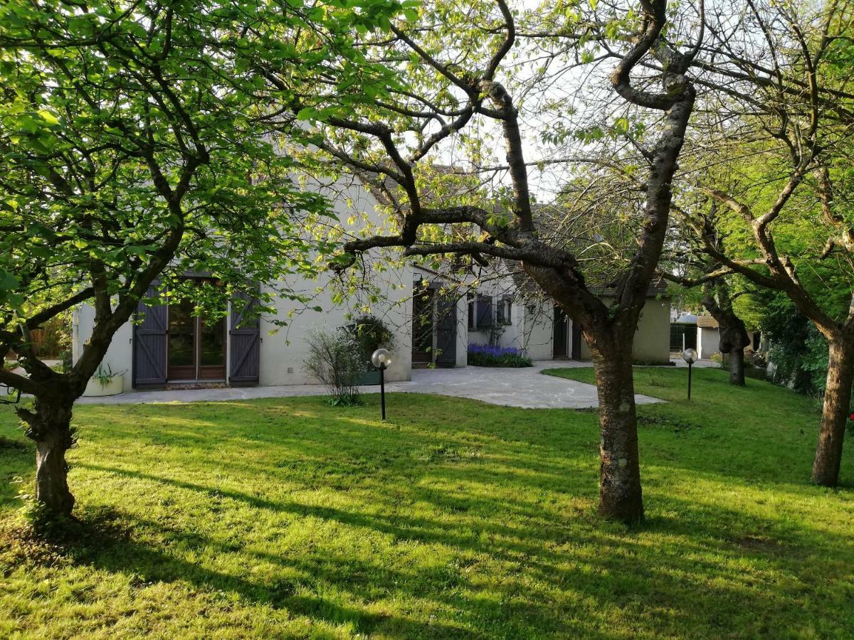 Karmel Avenue Des 2 Chateaux Guermantes Exterior photo